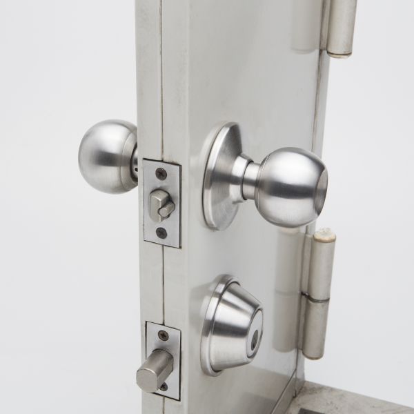Aluminum Door Hardware Repair - Aluminum Door Hardware Repair Turlock, California